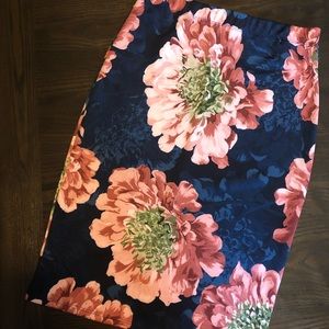 BNWT GORGEOUS Amelia James Pencil Skirt